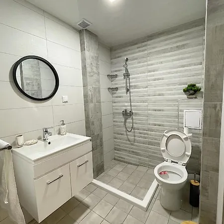 Fenix 2 Bedroom Center *