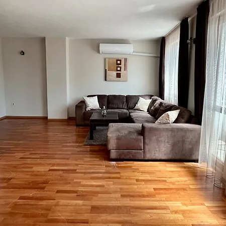 Fenix 2 Bedroom Center Apartment Varna