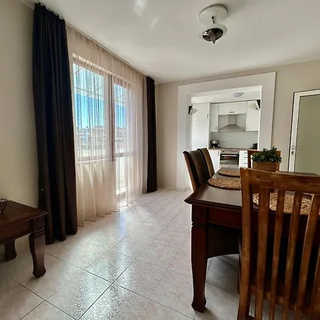 Fenix 2 Bedroom Center *