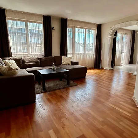 Fenix 2 Bedroom Center